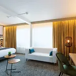 Mercure Centre Hotel 4*