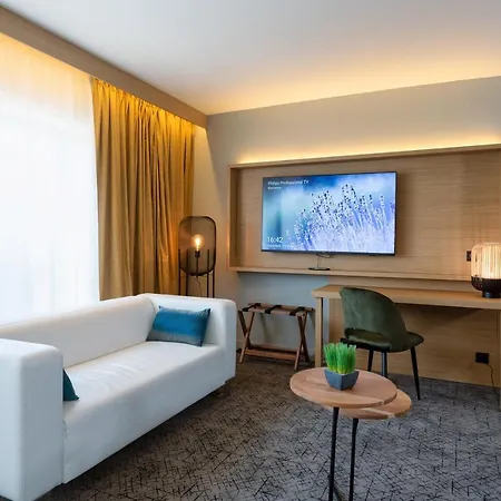 Mercure Centre Hotel 4*