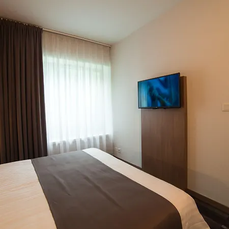 Mercure Centre 4* אז'ן