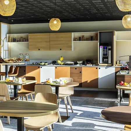 Mercure Centre Hotel 4*