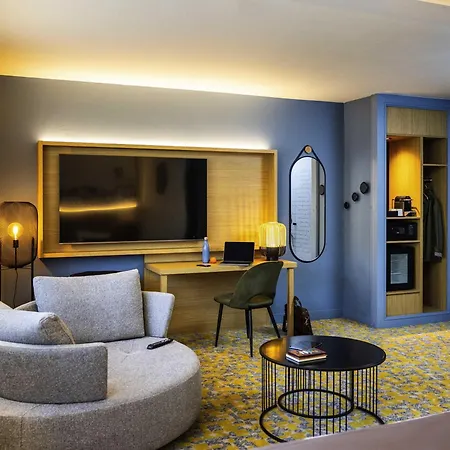 Mercure Centre Hotel 4*