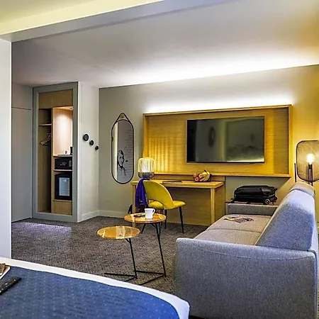Mercure Centre Hotel 4*