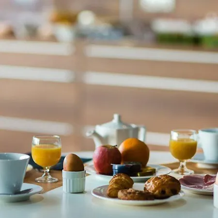 Mercure Centre Hotel 4*