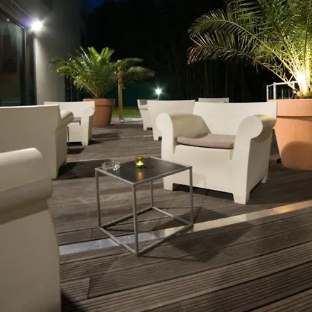Mercure Centre Hotel 4*