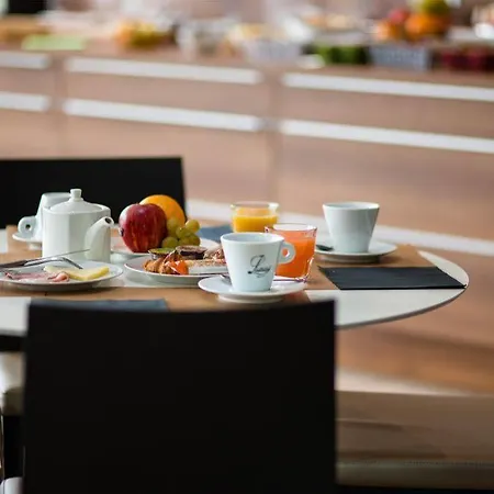 Mercure Centre Hotell 4*