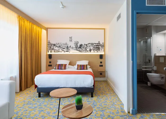 Mercure Centre 4* アジャン