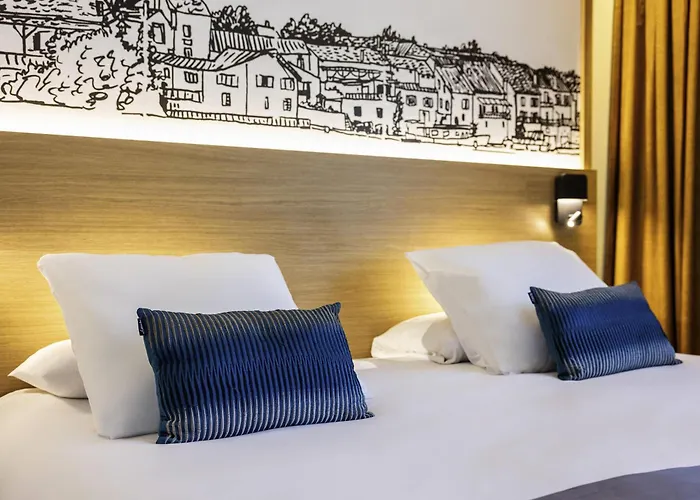 Mercure Centre 4* アジャン