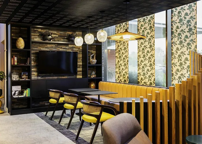 Mercure Centre 4* アジャン